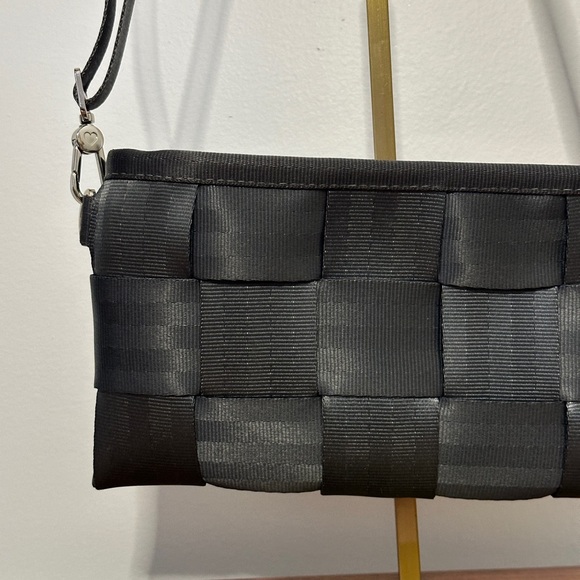 Harvey’s Blue Seatbelt crossbody purse- navy silver made in USA - Picture 3 of 14